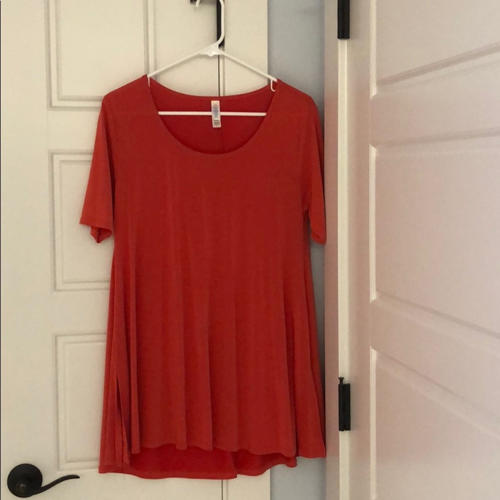 Lularoe perfect tee